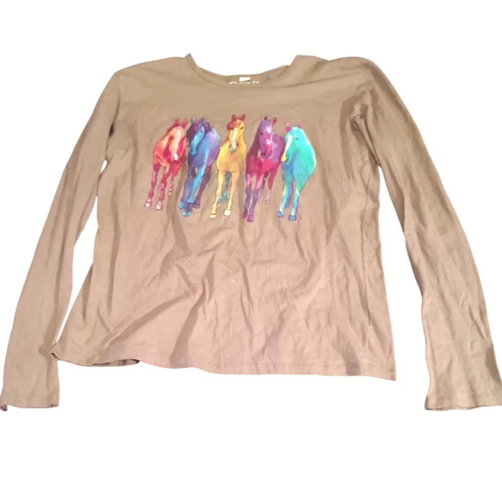 LONG SLEEVE TEE. HORSE DESIGN